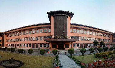 शिक्षकलाई राजनीतिक दलको उम्मेदवार बन्न अदालत रोक