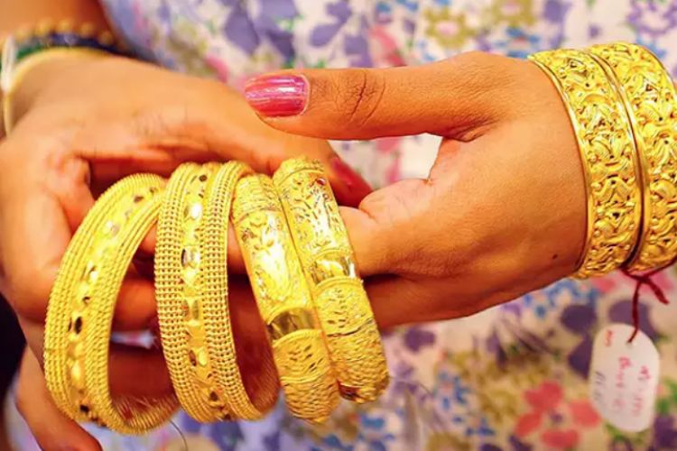 सुन र चाँदीको मूल्य घट्यो‚ कतिमा हुँदैछ कारोबार ?