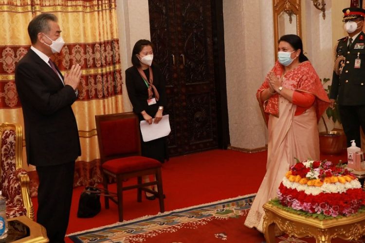 राष्ट्रपति भण्डारी र चिनियाँ विदेशमन्त्री यीबीच भेटवार्ता