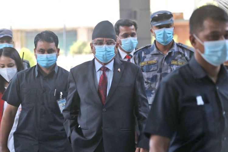 चिनियाँ विदेशमन्त्री वाङलाई भेट्न प्रचण्ड मेरिट होटलमा