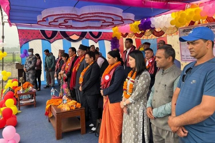 चितवन पुगेर प्रचण्डले गरे कुलमानको कामको प्रसंशा