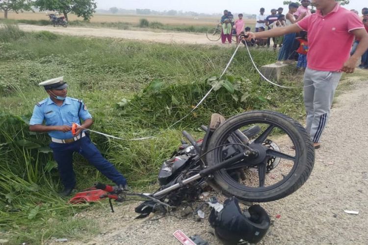 मोटरसाइकल दुर्घटना हुँदा २ जनाको मृत्यु, ३ गम्भीर घाइते