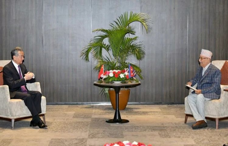 ओली र चिनियाँ विदेशमन्त्री वाङबीच भेटवार्ता, के भयो कुराकानी ?