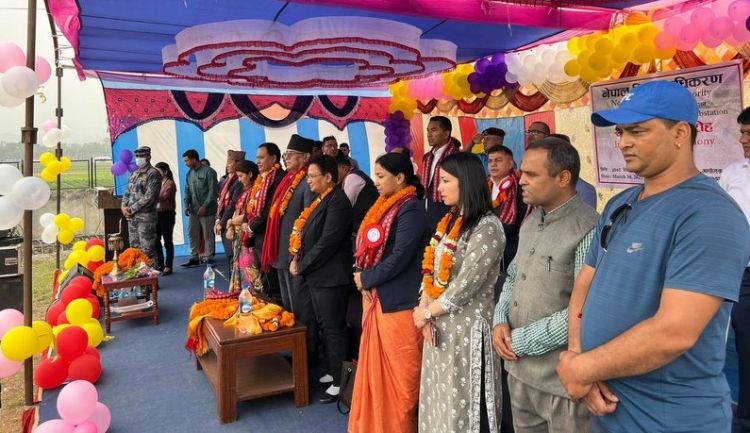 चितवन पुगेर प्रचण्डले गरे कुलमानको कामको प्रसंशा