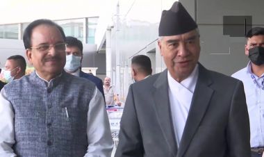 प्रधानमन्त्री देउवालाई नयाँ दिल्लीमा राज्य रक्षामन्त्री भट्टले गरे स्वागत