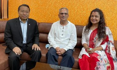 रेखासँग जम्काभेट भएपछि बाबुरामले भने ‘नलाऊ माया दुई तिर...’