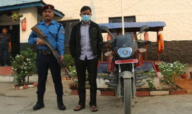 चोरीको मोटरसाइकलसहित वडाध्यक्ष पक्राउ