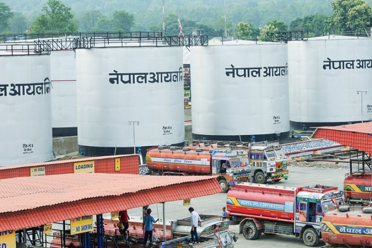 व्यवसायीले आजदेखि बन्द गरे पेट्रोलियम पदार्थको ढुवानी