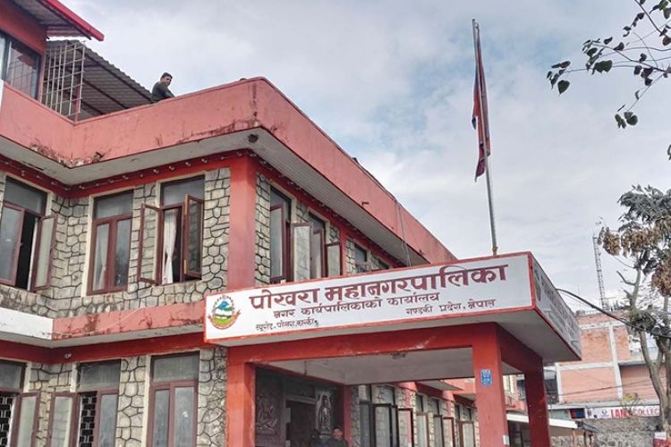 पोखरामा एमालेले गर्‍यो मेयर परिवर्तन, कृष्ण थापा नयाँ उम्मेदवार