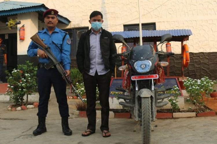 चोरीको मोटरसाइकलसहित वडाध्यक्ष पक्राउ