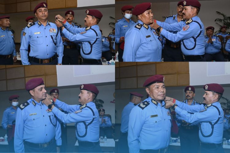 चार जना प्रहरी अतिरिक्त महानिरीक्षकहरूलाई दर्ज्यानी चिन्हद्वारा सुशोभित 