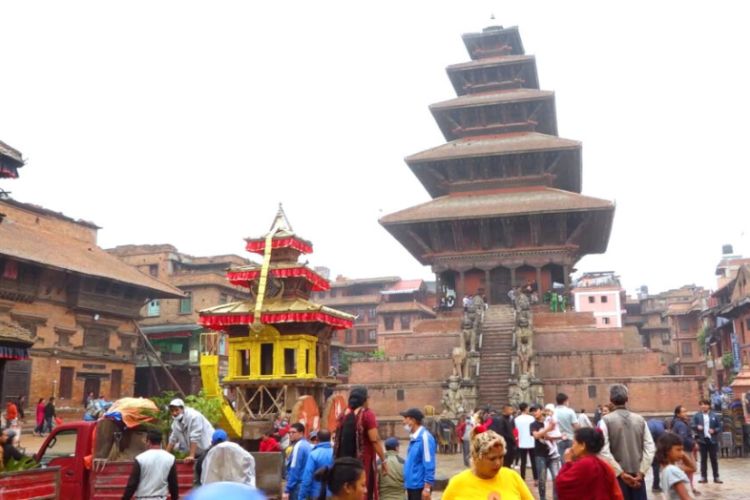 भक्तपुरमा बिस्के जात्राको रौनक 