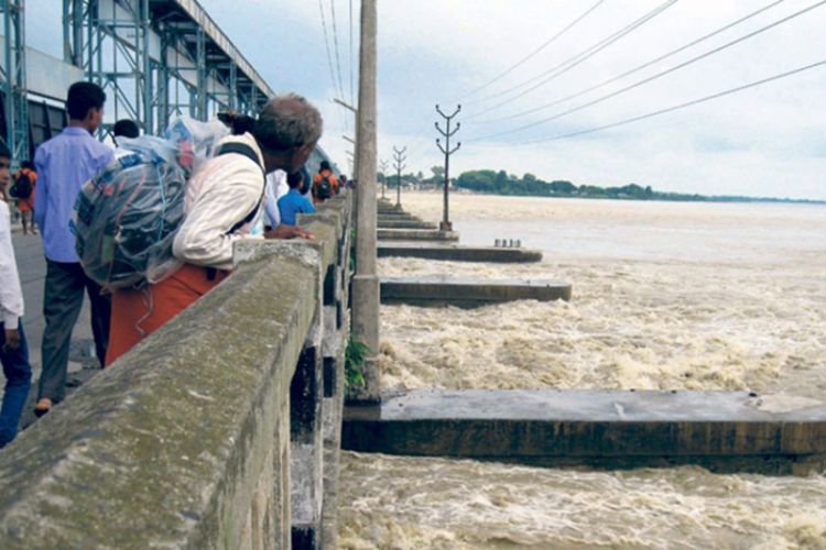सप्तकोशी नदीमा नुहाउने क्रममा एक जनाको मृत्यु, दुई बेपत्ता 