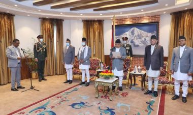 नवनियुक्त शिक्षा राज्यमन्त्री कुमारी र वनमन्त्री वीरेन्द्र महतोद्वारा शपथ ग्रहण
