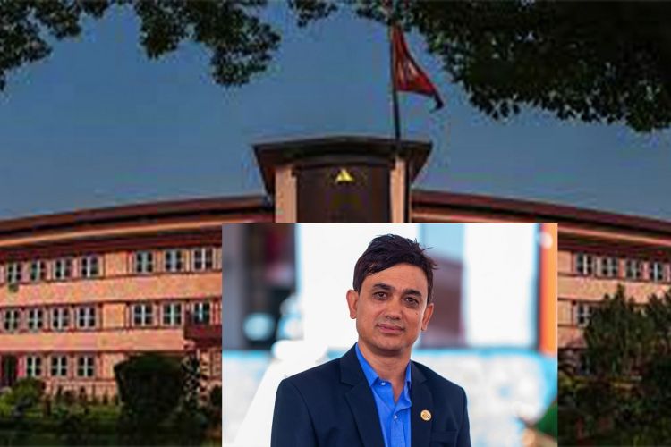  ढाकाकुमार श्रेष्ठलाई कारबाही गर्ने निर्णय तत्काल कार्यान्वयन नगर्न सर्वोच्चको आदेश