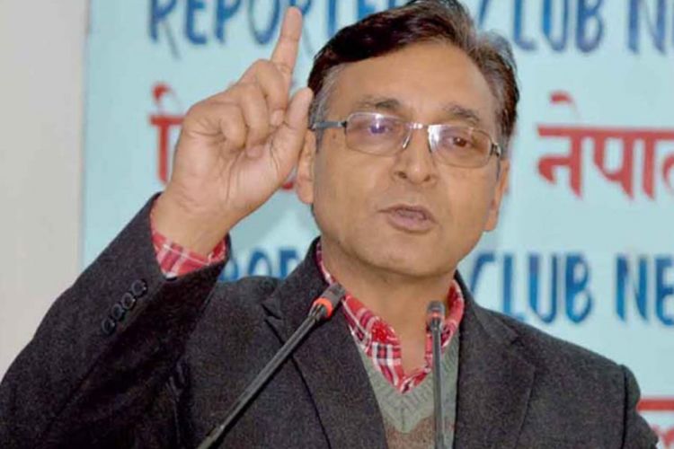 प्रहरी गर्यो टोपबहादुर रायमाझीको निवासमा खानतलासी