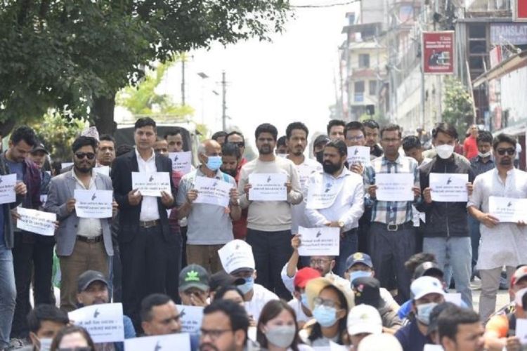  माइतीघर मण्डलमा भ्रष्टाचारविरूद्धको प्रदर्शन , ‘कुरा सिधै प्रष्ट छ, हाम्रो सिस्टम भ्रष्ट छ’