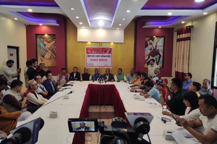 कांग्रेसका असन्तुष्ट पक्षले देशैभरी अलग्गै भेला गर्दै 