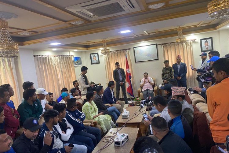 शरणार्थी प्रकरणः युवा संघले गृहमन्त्रीलाई बुझायो ८ बँदे ज्ञापनपत्र (पत्रसहित)