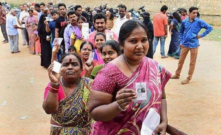 कर्नाटक निर्वाचनः बिजेपीलाई पछि पार्दै कांग्रेस अगाडी
