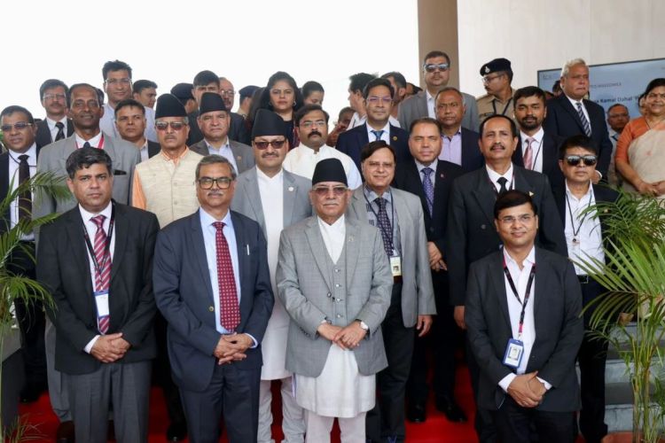 प्रधानमन्त्री दाहालले गरे इन्दौरमा रहेको टाटा कन्सल्टेन्सी सर्भिसेसको अवलोकन