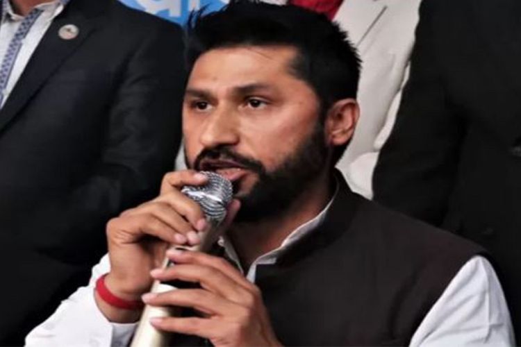 प्रधानमन्त्रीको अभिव्यक्ति गैर जिम्मेवारपूर्ण, त्यसबारे सदनमा जवाफ दिनु पर्छ : रवि लामिछाने