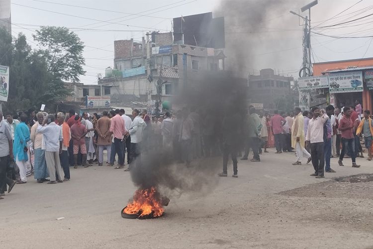 गृहमन्त्री नारायणकाजी श्रेष्ठ विरुद्ध आन्दोलनमा उत्रदै पत्रकारहरु