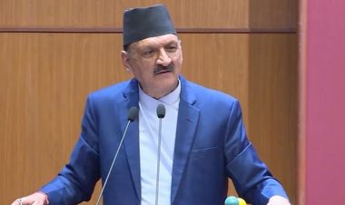 प्रतिपक्षमा बस्नु पर्दाको पीडा एमालेले सदन अवरुद्ध गरेर पोख्यो : अर्थमन्त्री महत