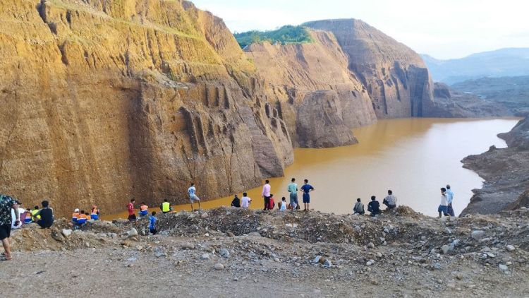 म्यान्मारमा पहिरोमा परी ज्यान गुमाउने संख्या २५ पुग्यो