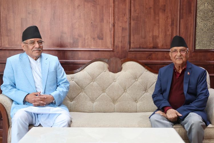 प्रधानमन्त्री दाहाल र एमाले अध्यक्ष ओलीबीच भेटवार्ता