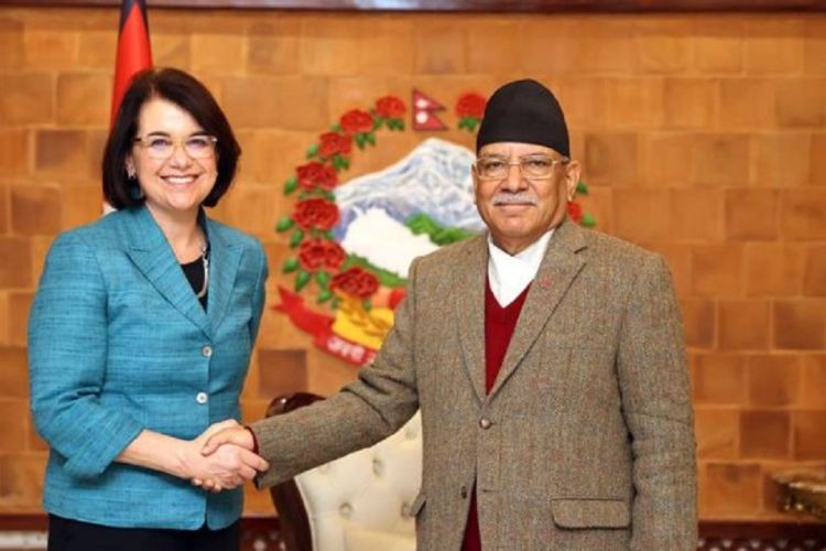 प्रधानमन्त्री दाहाल र अमेरिकी राष्ट्रपति बाइडेनका विशेष सहायक लाउबाचरबीच भेटवार्ता