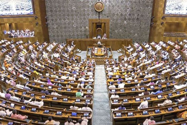 विपक्षीबिहीन बन्यो भारतीय संसद्, विपक्षी दलका १४१ सांसद निलम्बित
