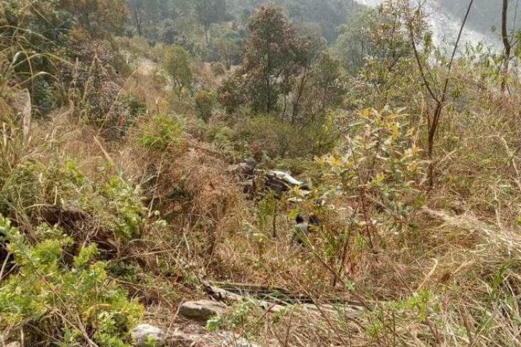 सिन्धुपाल्चोक कार दुर्घटनाः मृतकको परिचय खुल्यो, घाइतेको हेलिकप्टरबाट उद्धार