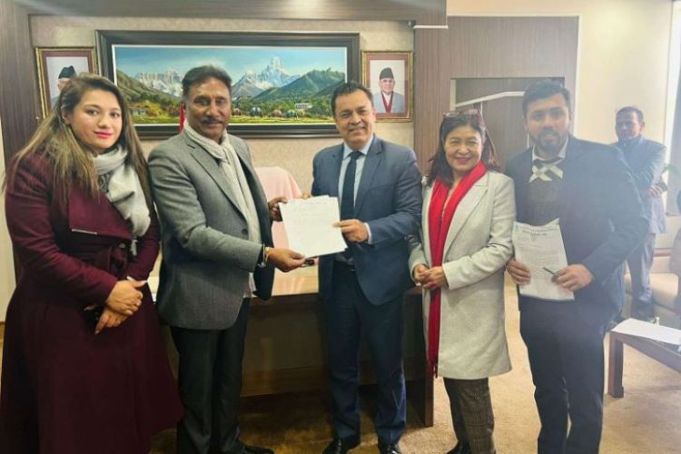 रुसमा हुने मानवतस्करी रोक्न श्रममन्त्री भण्डारीको ध्यानार्कषण
