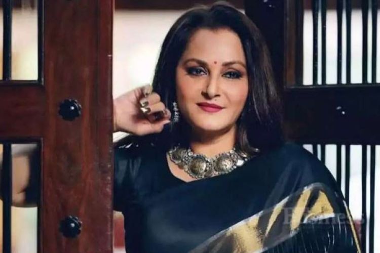 अभिनेत्री तथा पूर्व सांसद जया प्रदा ‘फरार’ घोषित