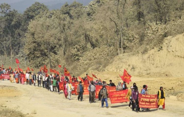 २३ दिन पैदल हिँडेर काठमाडौं आइपुगे मिटरब्याजपीडित, सिंहदरबार मार्च गर्दै