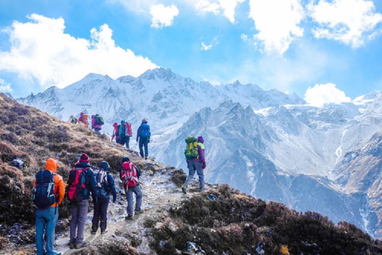 पर्यटकीय सिजन सुरु भएसँगै अन्नपूर्ण पदमार्गमा बढे पर्यटक, व्यवसायी उत्साहित