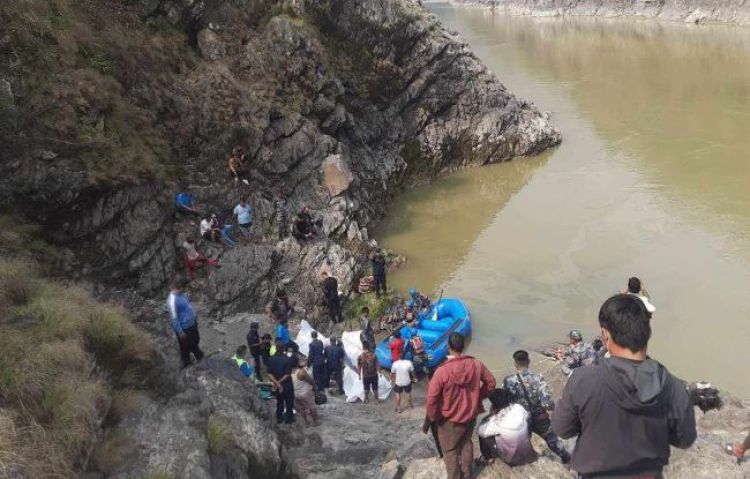  त्रिशुली ट्याक्सी दुर्घटनाः छोराको अन्तेष्टि गरेर फर्किएकी थिइन हरिमाया
