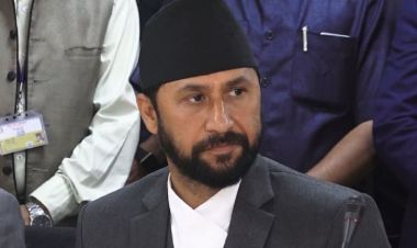  रोड टेस्ट नगरी ड्राइभिङ लाइसेन्स दिने प्रक्रिया गलत हो : गृहमन्त्री लामिछाने 