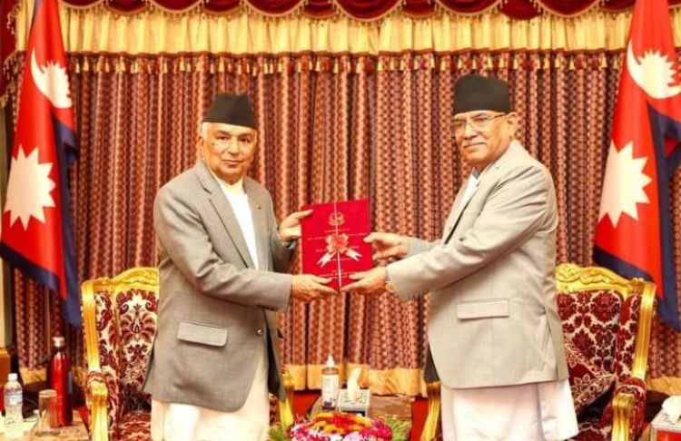  प्रधानमन्त्रीले प्रस्तुत गरे राष्ट्रपति पौडेलसमक्ष सरकारको वार्षिक प्रतिवेदन 