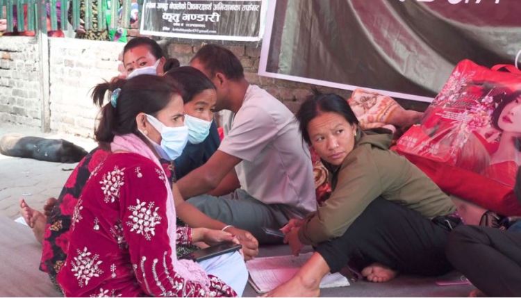 रुसी सेनामा गएका नेपालीका परिवारजनद्वारा उध्दारको माग गर्दै अनशन 