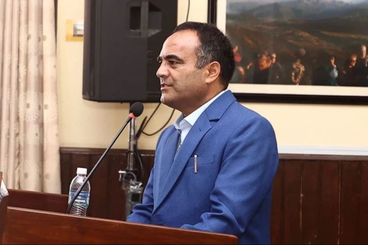 सहकारी ठगीविरुद्ध सदनसँगै सडक संघर्ष गर्नुपर्छ :  नैनसिंह महर