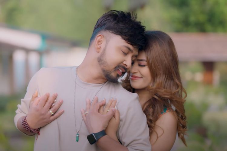 किरण र ममताले ल्याए तिमी सुस्तरी छेउ आइदेउन