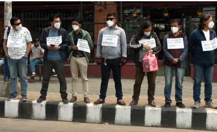 वायु प्रदूषण नियन्त्रणको माग गर्दै काठमाडौंमा प्रदर्शन 