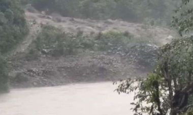 पहिरोले ताप्लेजुङमा उपाध्यक्षको घर बगायो, बुवा र आमासहित चार जनाको मृत्यु