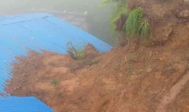 पहिरोमा पुरिँदा एकै परिवारका पाँच जनाको मृत्यु