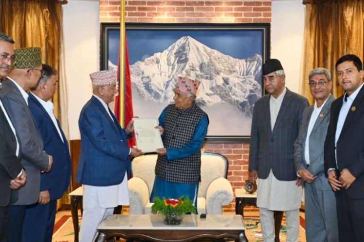 नयाँ प्रधानमन्त्री नियुक्ति गर्दै राष्ट्रपति  पौडेल