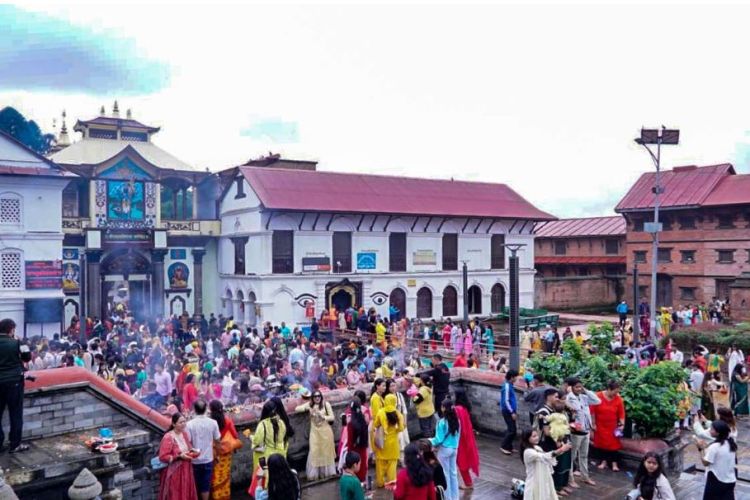साउनको पहिलो सोमबार, देशभरका शिवालयमा श्रद्धालु भक्तजनको घुइँचो