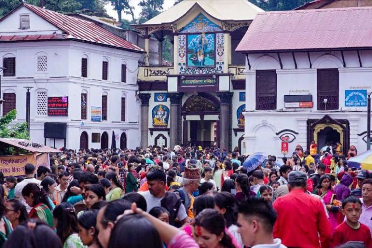 साउनको दोस्रो सोमबार, मुलुकभरका शिवालयमा दर्शनार्थीको घुइँचो