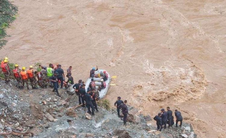 दुईवटा यात्रु सवार बस त्रिशूलीमा बेपत्ताः खोजी कार्य शुरु